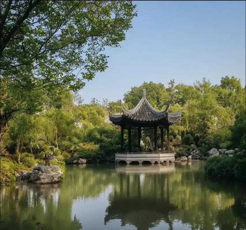 凤城幻柏餐饮有限公司